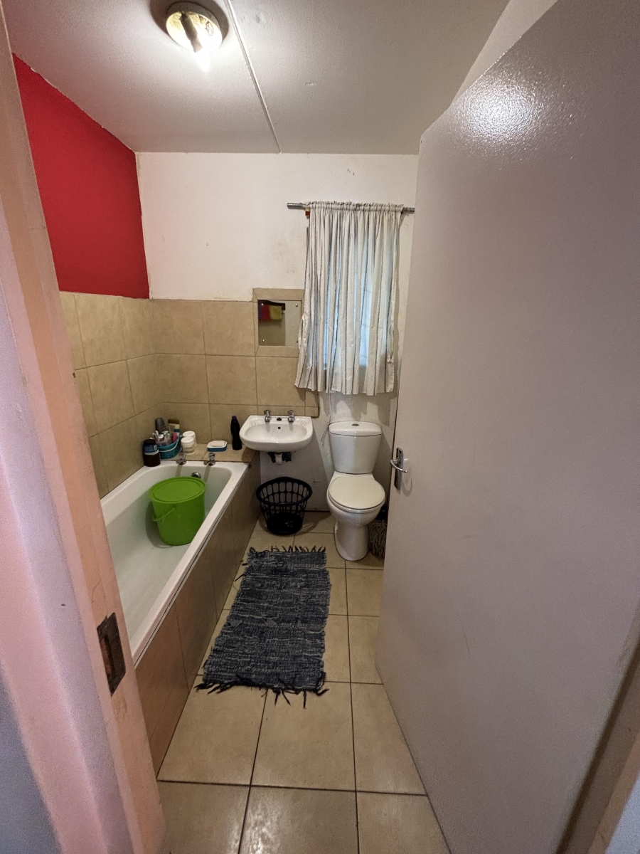 2 Bedroom Property for Sale in Harmony Village Western Cape